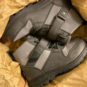 UGG little kids ‘Kaylen’ leather boot size 13